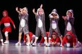 5G6H4736: Děti ze ZUŠ Čáslav tančily v Dusíkově divadle, další večer přichystaly na příští pátek