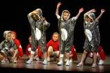 5G6H4746: Děti ze ZUŠ Čáslav tančily v Dusíkově divadle, další večer přichystaly na příští pátek