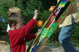 img_2469: Děti se vyřádily při soutěžích a hrách na zahradě kláštera svaté Voršily