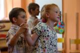 5G6H4159: Předškoláci v mateřské školce Sluníčko se loučili, branou nakoukli do velké školy
