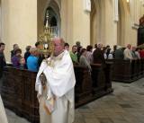 IMG_5904: Vzácná Sedlecká monstrance se slavnostně vrátila do katedrály Nanebevzetí Panny Marie