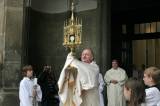 IMG_5917: Vzácná Sedlecká monstrance se slavnostně vrátila do katedrály Nanebevzetí Panny Marie