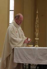 IMG_5930: Vzácná Sedlecká monstrance se slavnostně vrátila do katedrály Nanebevzetí Panny Marie