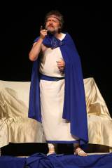 5G6H4349: Kutnohorští ochotníci uvedli premiéru divadelní tragikomedie z dávné historie Efesu