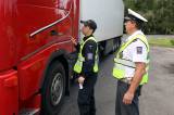 5G6H5247: Policisté kontrolovali kamióny u malínského nadjezdu, šest z osmi vozidel bylo přetížených