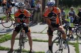 IMG_9779: Dvojnásobný mistr světa Miloš Fišera odstartoval ve Vrdech cyklistické závody 
