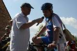 IMG_9798: Dvojnásobný mistr světa Miloš Fišera odstartoval ve Vrdech cyklistické závody 
