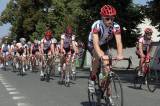 IMG_9809: Dvojnásobný mistr světa Miloš Fišera odstartoval ve Vrdech cyklistické závody 