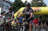 img_9828: Dvojnásobný mistr světa Miloš Fišera odstartoval ve Vrdech cyklistické závody 