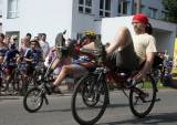 IMG_9834: Dvojnásobný mistr světa Miloš Fišera odstartoval ve Vrdech cyklistické závody 