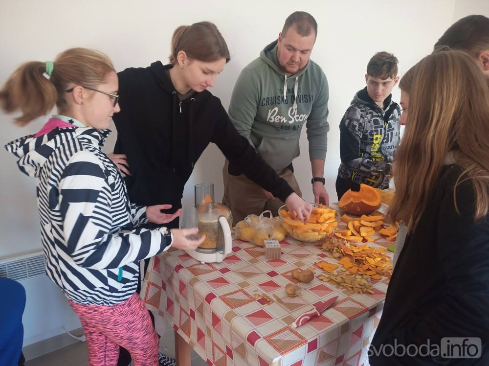 Foto: Dýňobraní v Záboří nad Labem nabídlo polévky i strašidelnou stezku!