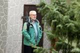 20211115211001_IMG_2107: Foto, video: Vánoční strom pro Miskovice věnovali manželé Magda a Petr Brantovi