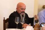 20211116113853_IMG_2256: Foto: Zkušení someliéři hodnotili vzorky vín ve druhém ročníku soutěže „O pohár Karla IV.“