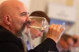 20211116113933_IMG_2373: Foto: Zkušení someliéři hodnotili vzorky vín ve druhém ročníku soutěže „O pohár Karla IV.“