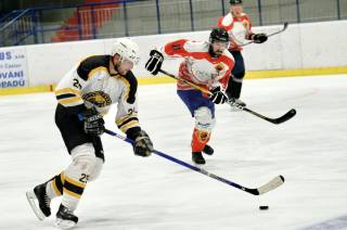 Foto: V úterním zápase AKHL hokejisté HC Devils porazili HC Dělový koule 14:4!