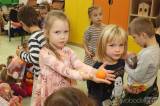 20211203143255_IMG_7490: Foto: Za dětmi v kutnohorských školkách v pátek zavítal Mikuláš s čerty i andělem