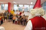 20211203143353_IMG_7684: Foto: Za dětmi v kutnohorských školkách v pátek zavítal Mikuláš s čerty i andělem