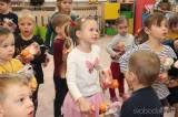 20211203143406_IMG_7714: Foto: Za dětmi v kutnohorských školkách v pátek zavítal Mikuláš s čerty i andělem