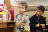 20211203143414_IMG_7731: Foto: Za dětmi v kutnohorských školkách v pátek zavítal Mikuláš s čerty i andělem