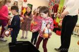 20211203143432_IMG_7792: Foto: Za dětmi v kutnohorských školkách v pátek zavítal Mikuláš s čerty i andělem