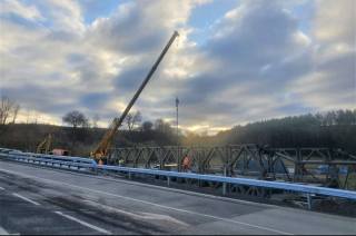 Řidiči už jezdí po novém mostě přes Jalový potok u Přistoupimi