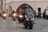 20211224163322_IMG_5485: Foto, video: Motorkáři si na kolínském Karlově náměstí popřáli krásné Vánoce!