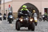 20211224163349_IMG_5532: Foto, video: Motorkáři si na kolínském Karlově náměstí popřáli krásné Vánoce!