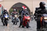 20211224163410_IMG_5576: Foto, video: Motorkáři si na kolínském Karlově náměstí popřáli krásné Vánoce!