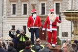 20211224163510_IMG_5721: Foto, video: Motorkáři si na kolínském Karlově náměstí popřáli krásné Vánoce!