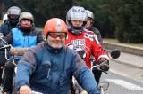 20220101211403_IMG_7761: Foto: Motorkáři z Freedom Čáslav vyrazili do roku 2022 na jedné stopě