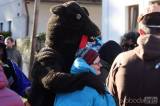 20220205163112_IMG_6008: Foto, video: Rozdivočelý medvěd Míša se v Okřesanči sápal po lidech!