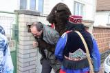 20220205163159_IMG_6152: Foto, video: Rozdivočelý medvěd Míša se v Okřesanči sápal po lidech!