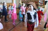 20220212164534_IMG_8421: Foto: Na Sokolském karnevalu tančili piráti, policisté, princezny a další pohádkové postavy