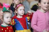 20220212164544_IMG_8450: Foto: Na Sokolském karnevalu tančili piráti, policisté, princezny a další pohádkové postavy