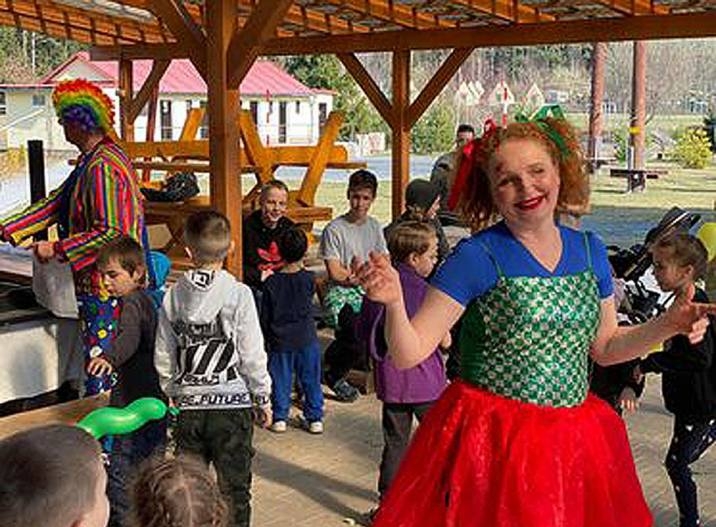 Za ukrajinskými dětmi do Zbraslavic dorazil v sobotu klaun!