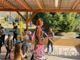 20220326194615_024: Za ukrajinskými dětmi do Zbraslavic dorazil v sobotu klaun!