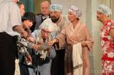 20220521000453_IMG_9617: Foto: Paběničtí ochotníci sklidili za premiéru komedie „Babička v trenkách“ bouřlivý potlesk!