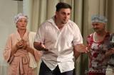 20220521000502_IMG_9645: Foto: Paběničtí ochotníci sklidili za premiéru komedie „Babička v trenkách“ bouřlivý potlesk!