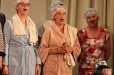 20220521000508_IMG_9663: Foto: Paběničtí ochotníci sklidili za premiéru komedie „Babička v trenkách“ bouřlivý potlesk!