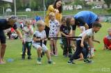 20220524140717_IMG_5673: Foto: Dvě stovky dětí z MŠ v Čáslavi si užily sportovní dopoledne na stadionu Pod Hrádkem