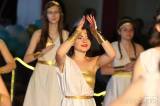 20220529003553_IMG_4346: Foto: Absolventi Církevního gymnázia si svůj ples Mamma Mia nakonec přece jen užili!