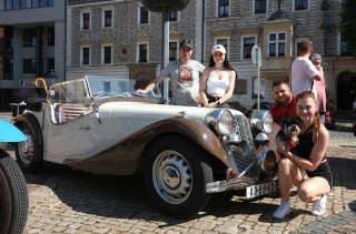 Historická auta a motocykly se budou blýskat na Karlově náměstí v Kolíně!