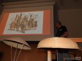 20220616095439_RP_caslav102: Radek Polách přednášel o samurajských přilbách pro „Včelu Čáslavskou“