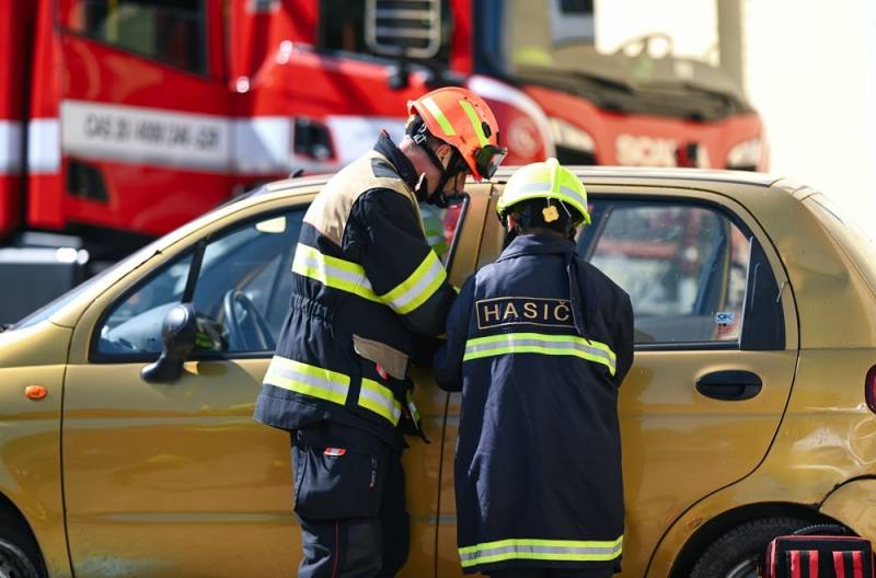 Foto: Novodvorští hasiči olavili 140 let od svého založení!