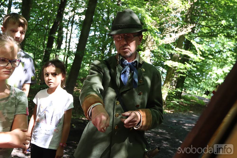 Foto: V hlubokých lesích u Adamova na děti čekaly pohádkové bytosti