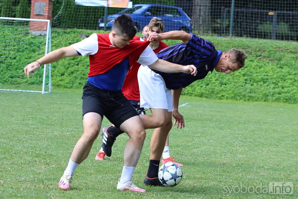 Foto: Sedmnáctý ročník UCHD Cupu opanovali fotbalisté Sokola Paběnice!