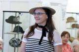 20220723201729_IMG_7375: Foto, video: Sobotní odpoledne zpestřila v Čáslavi módní přehlídka klobouků
