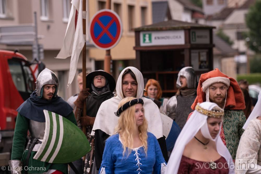 Foto: XXII. historické slavnosti ve Zruči nad Sázavou aneb korunovační klenoty ve Zruči