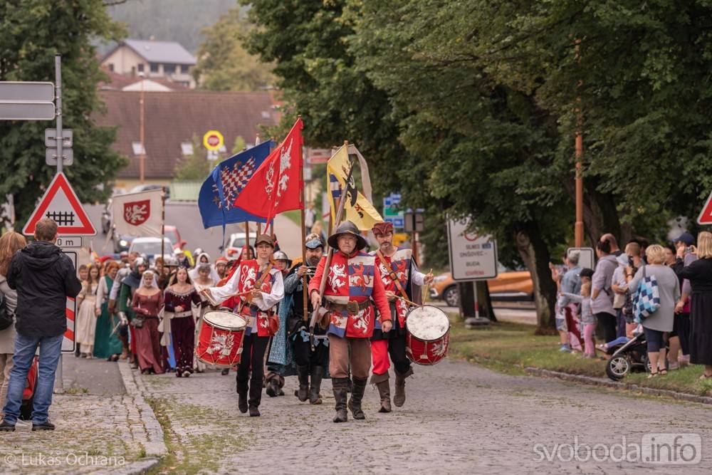 Foto: XXII. historické slavnosti ve Zruči nad Sázavou aneb korunovační klenoty ve Zruči