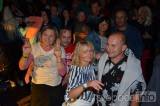 20220815213342_DSC_0860: Foto: Pouťovou noc v Ronově nad Doubravou rozpálila skupina Punc!